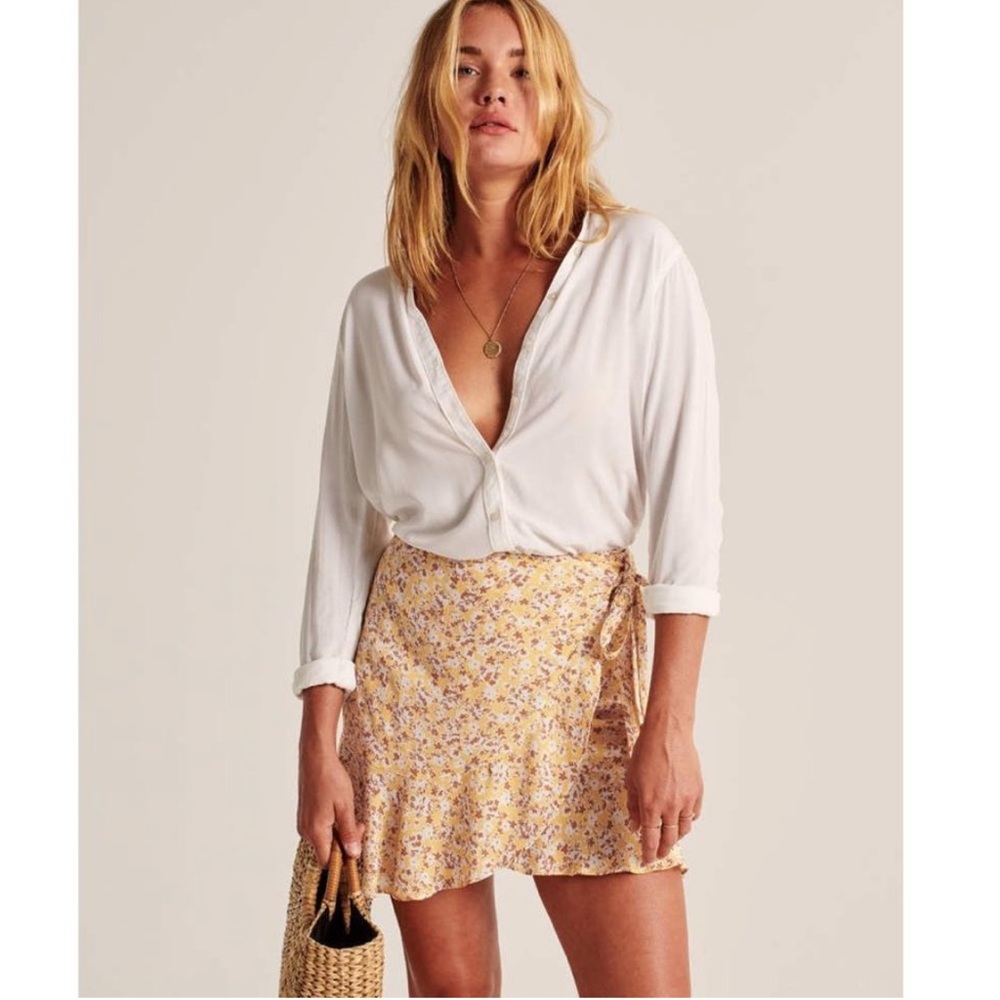 A&F • NWT Yellow Floral Ruffle Wrap Mini Skirt